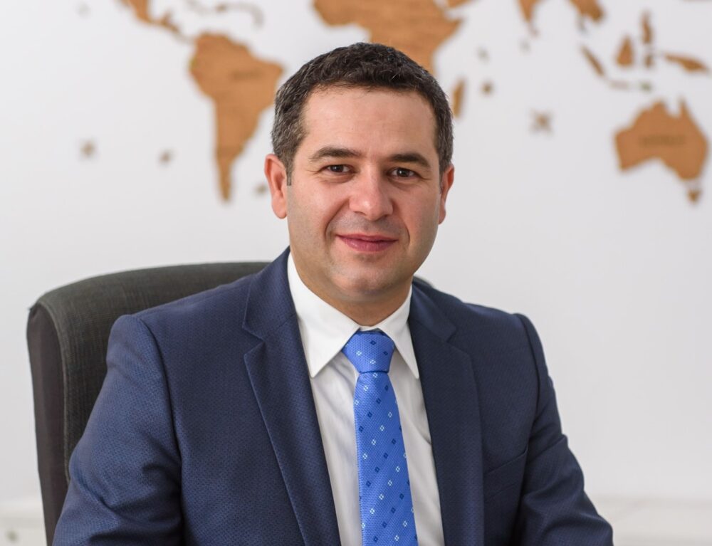 Petrișor Grindeanu, Director General al Lasselsberger Ceramics România: „Colecțiile lansate de CESAROM în ultimii trei ani vor reprezenta peste 50% din volumul total produs la fabrica SANEX din Cluj-Napoca" - Vimarsana News