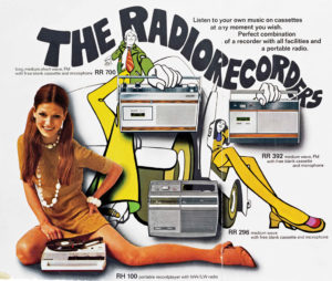 900226-58-03 (van neg), Radiocassettespelers, reclame, poster, 1