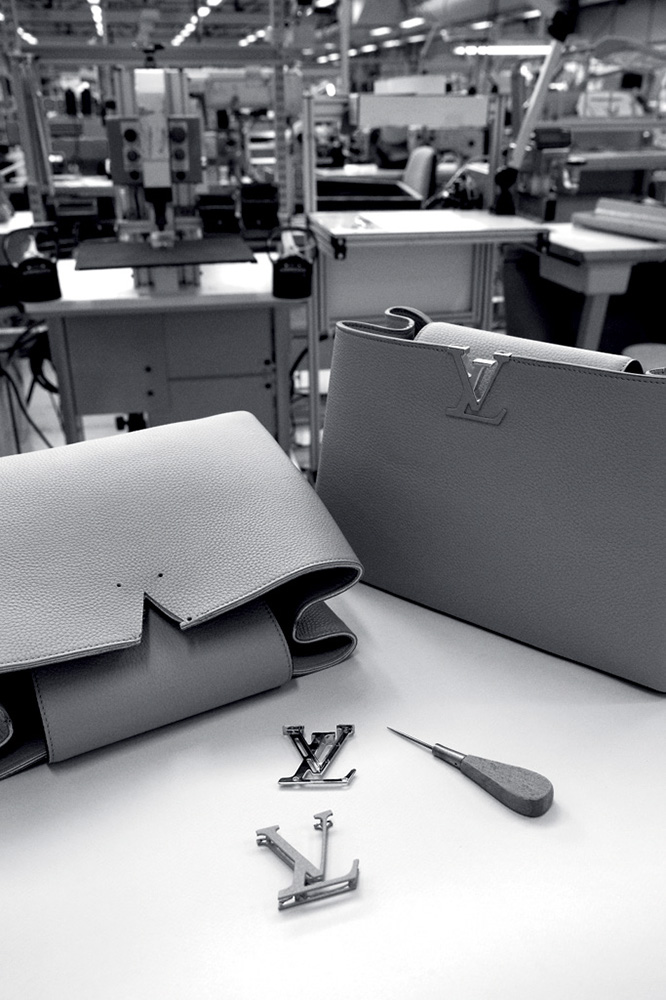 © Gerard Uferas Louis Vuitton fabrication du sac Capucine Sarras 30_10_13