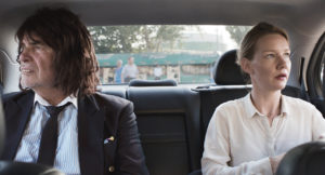 ToniErdmann_Still_04-SandraHullerPeterSimonischek