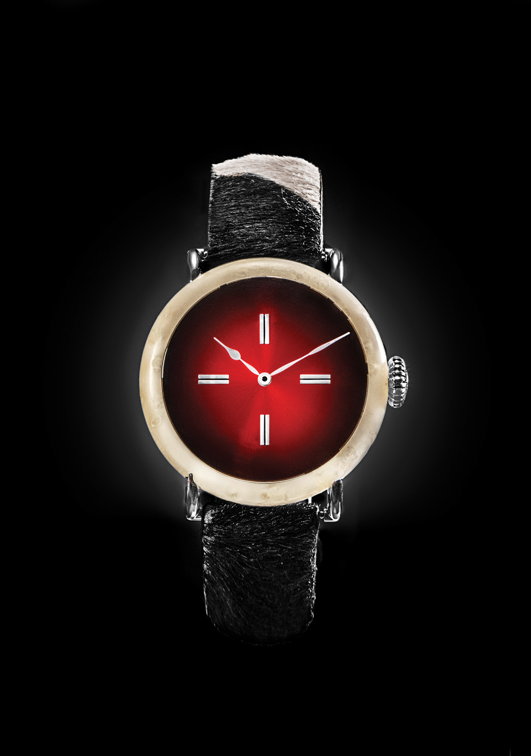 swiss_mad_watch_8327-1400_soldat_black_background_rgb