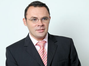2. moise guran