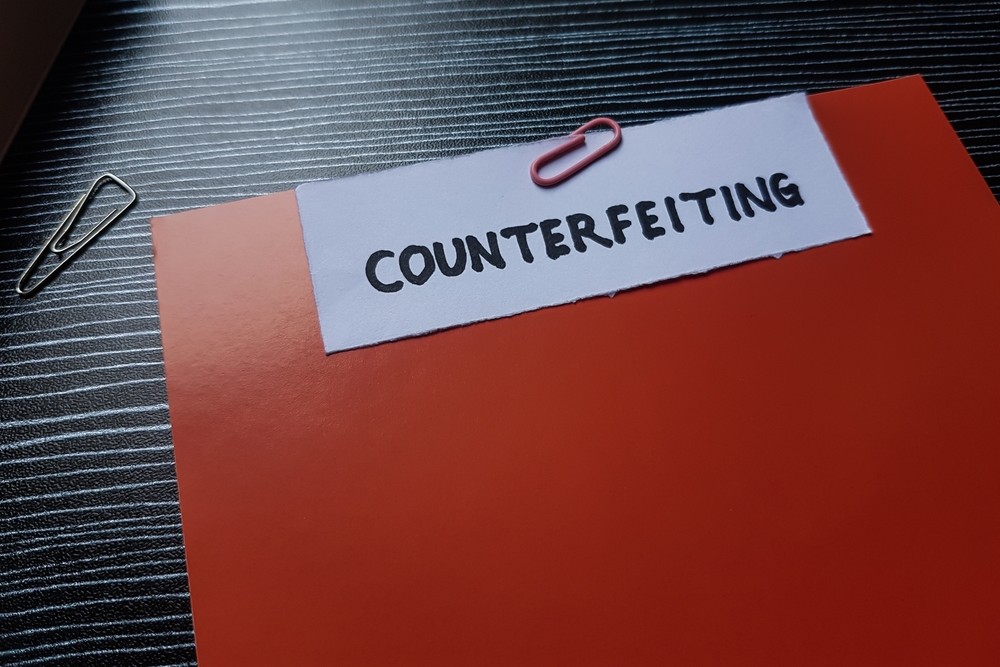 Mii de bunuri susceptibile a fi contrafăcute, descoperite de polițiștii de frontieră constănțeni